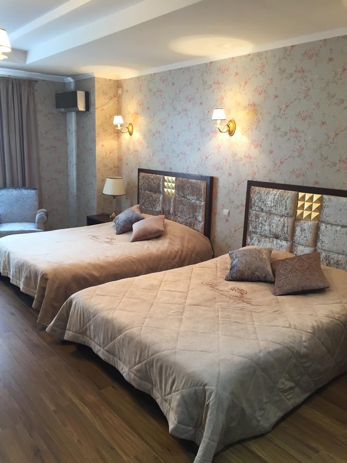 Park Hotel Karaganda Ngoại thất bức ảnh